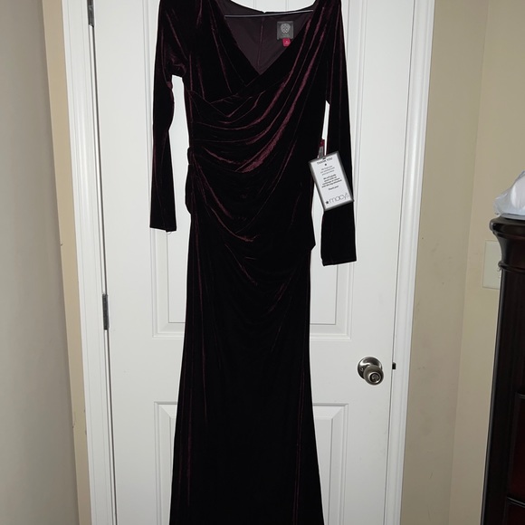 Vince Camuto long sleeve draped velvet dress - Picture 5 of 12